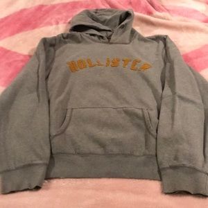 Women’s Hollister sweatshirt